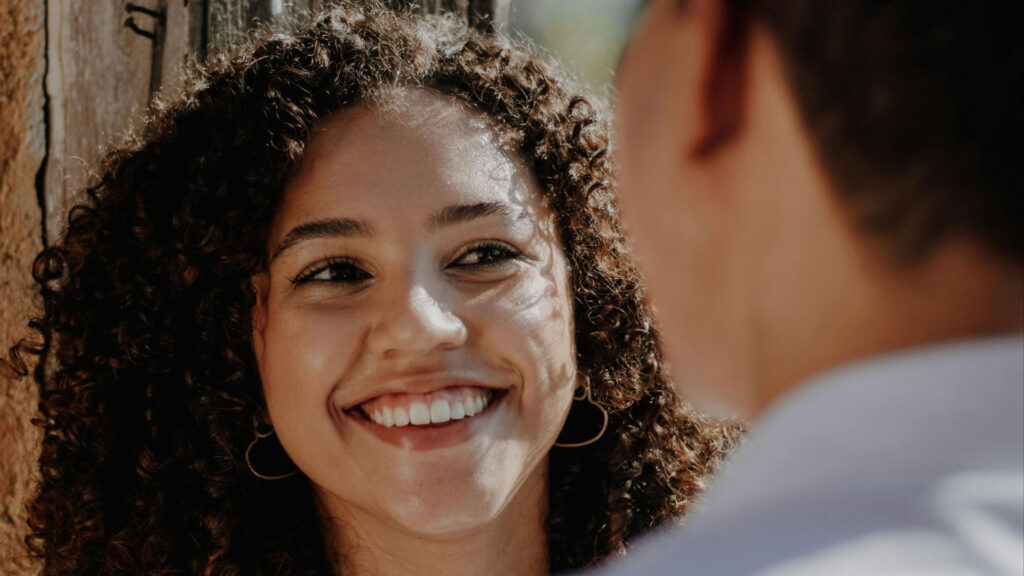The Quiet Confidence That Makes Someone Undeniably Attractive